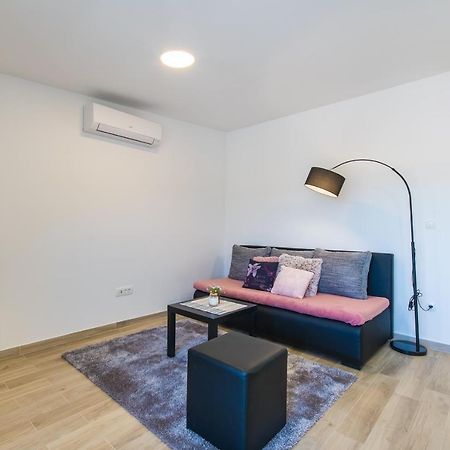 Apartment Finta Rogotin Luaran gambar