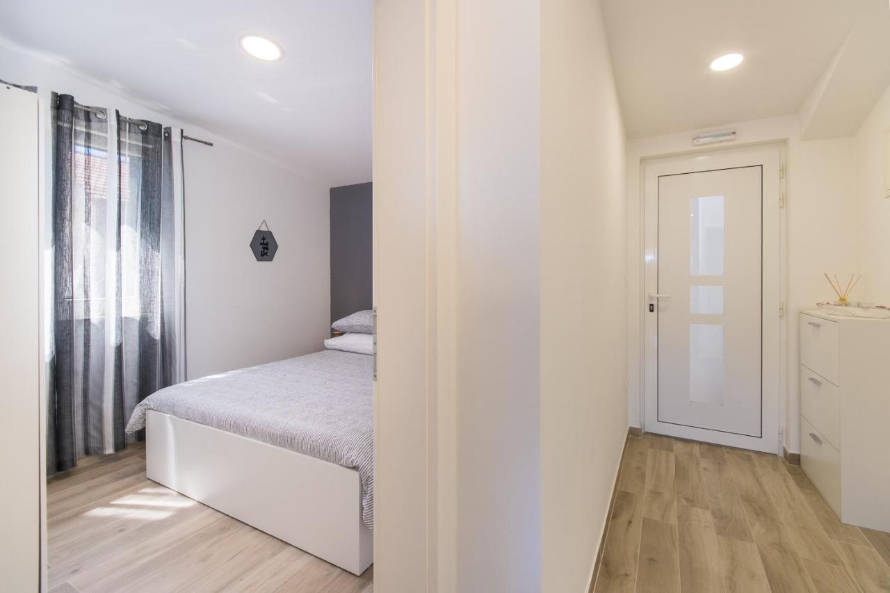 Apartment Finta Rogotin Luaran gambar