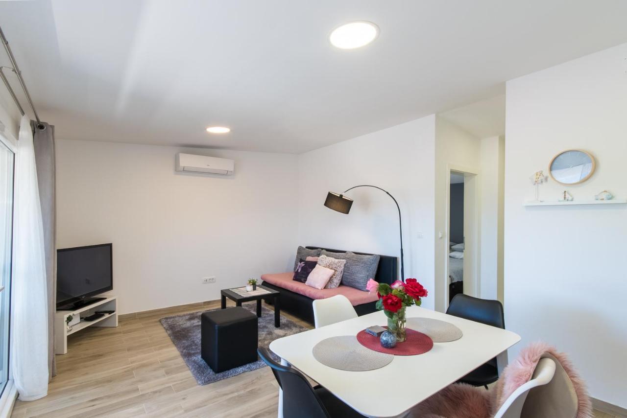 Apartment Finta Rogotin Luaran gambar