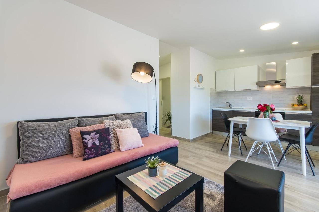 Apartment Finta Rogotin Luaran gambar